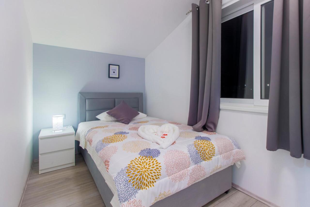 Villa San Dograde Bagian luar foto